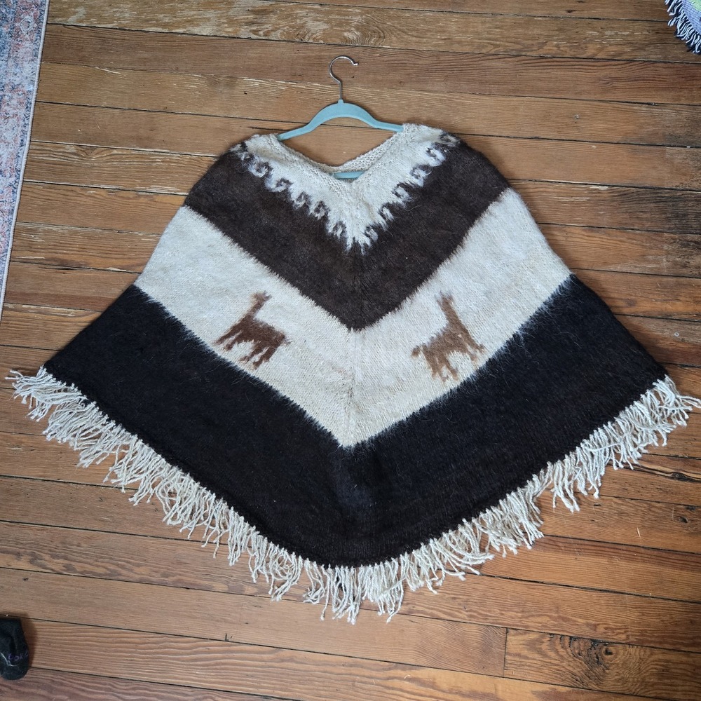 Vtg Bolivian Andes 100% Llama Wool Poncho Made in Bolivia Fringe Folk Art Boho
